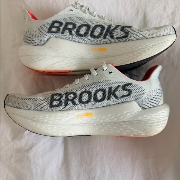 Brooks Hyperion Max — White with Orange and Yellow Fade - Picture 2 of 6
